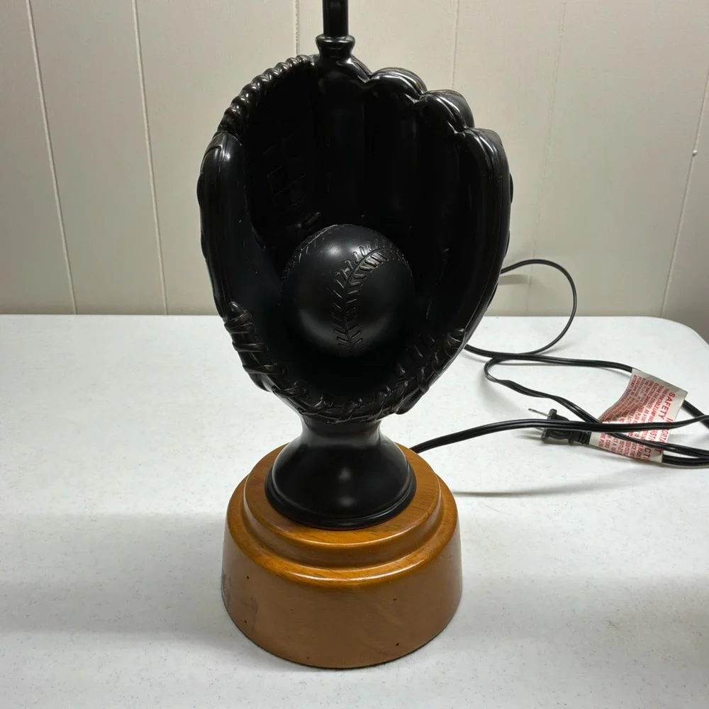 Pottery Barn Teen Baseball Glove Table Lamp - Picture 6 of 9
